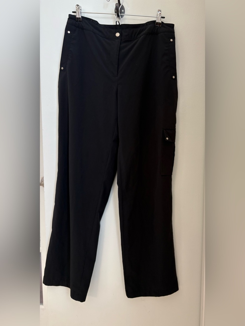 Zenergy by Chico’s Black Straight-Leg  Performance Pants Side Pockets Sz: 1 RG
